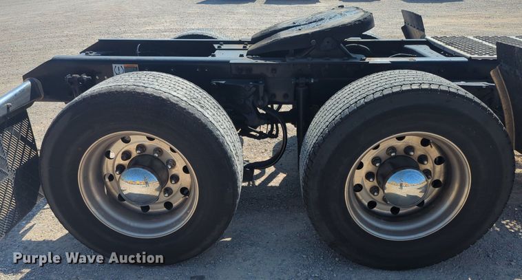 image for item NW9621 2022 Kenworth  T680 semi truck