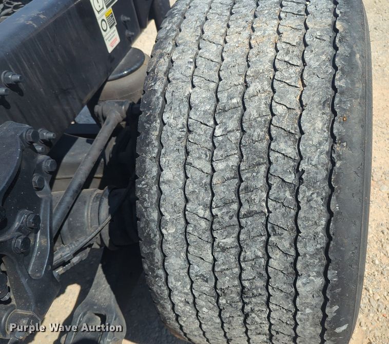 image for item NW9621 2022 Kenworth  T680 semi truck