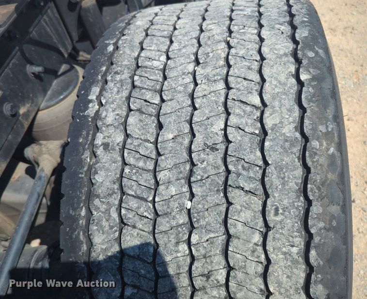 image for item NW9621 2022 Kenworth  T680 semi truck