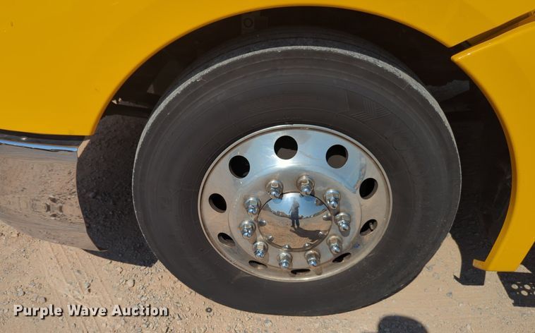 image for item NW9621 2022 Kenworth  T680 semi truck