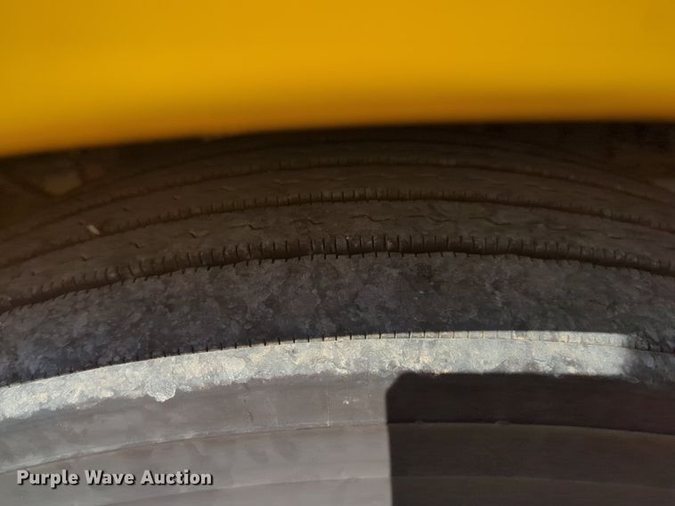 image for item NW9621 2022 Kenworth  T680 semi truck