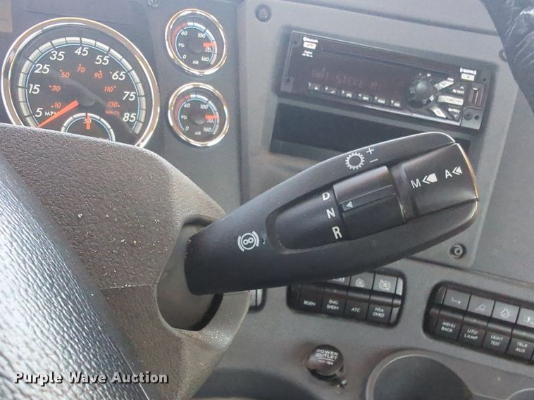 image for item NW9622 2018 Freightliner  Cascadia 125 semi truck