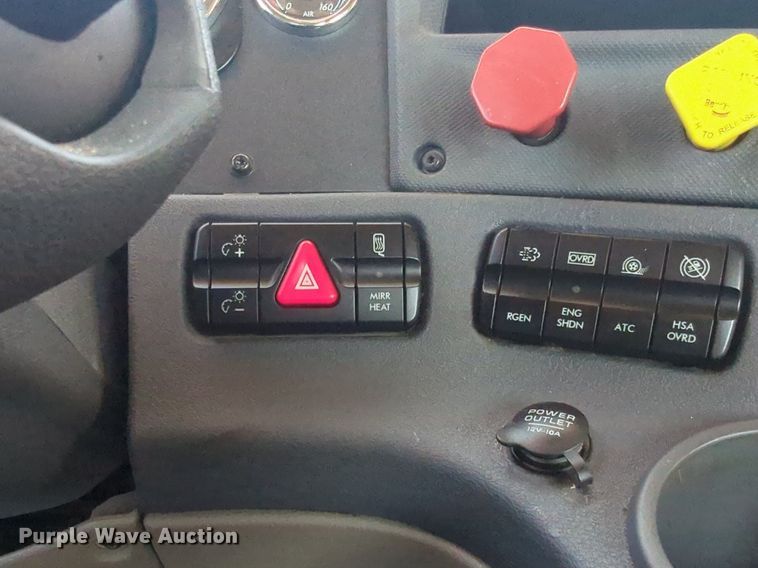 image for item NW9622 2018 Freightliner  Cascadia 125 semi truck