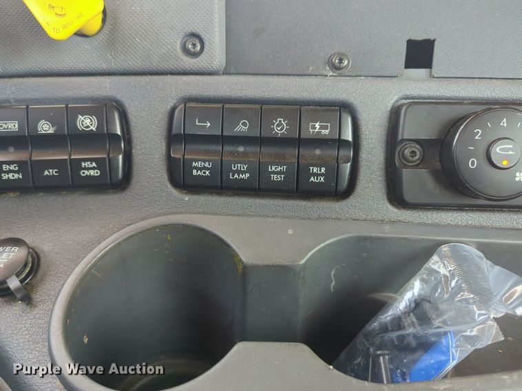 image for item NW9622 2018 Freightliner  Cascadia 125 semi truck