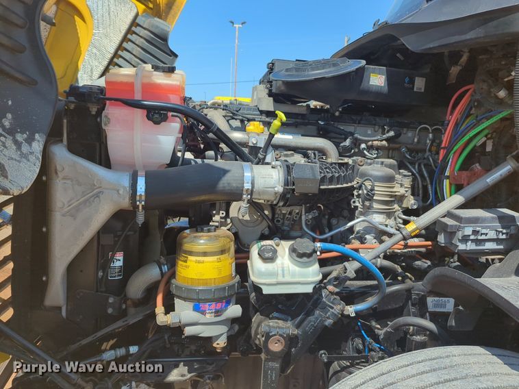 image for item NW9622 2018 Freightliner  Cascadia 125 semi truck