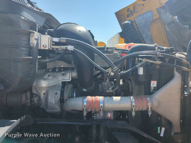 image for item NW9622 2018 Freightliner  Cascadia 125 semi truck