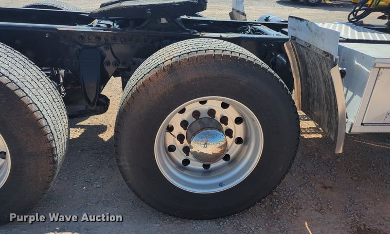 image for item NW9622 2018 Freightliner  Cascadia 125 semi truck