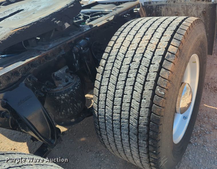 image for item NW9622 2018 Freightliner  Cascadia 125 semi truck