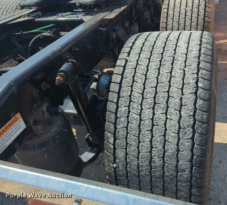 image for item NW9622 2018 Freightliner  Cascadia 125 semi truck