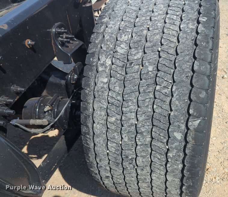 image for item NW9622 2018 Freightliner  Cascadia 125 semi truck