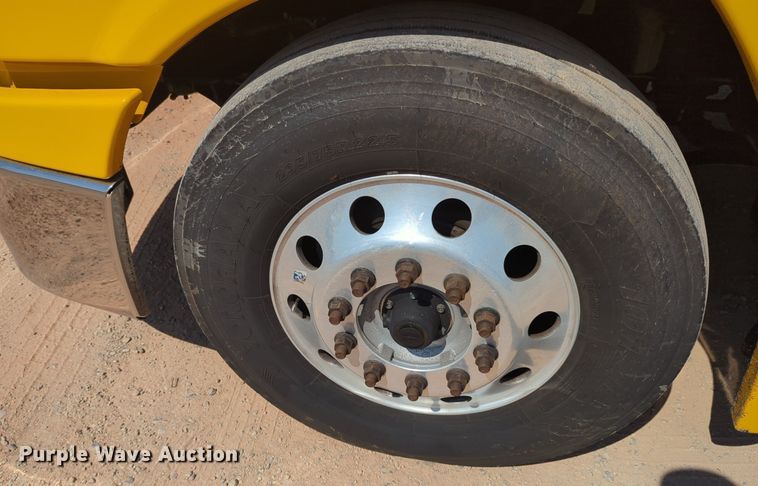 image for item NW9622 2018 Freightliner  Cascadia 125 semi truck