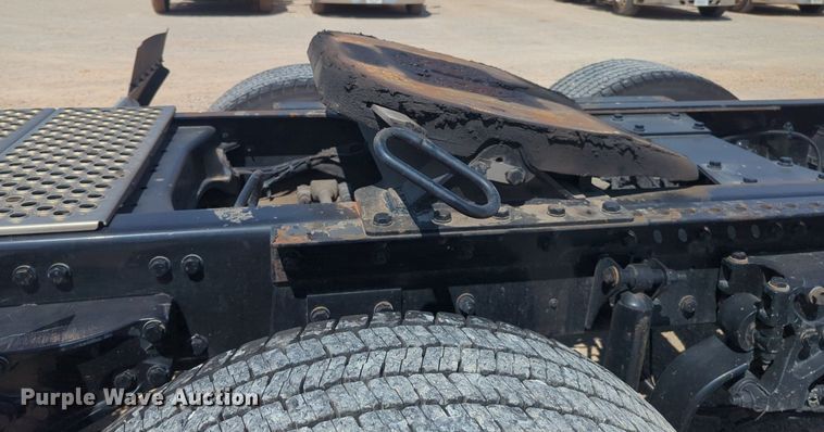 image for item NW9623 2021 Kenworth  T680 semi truck