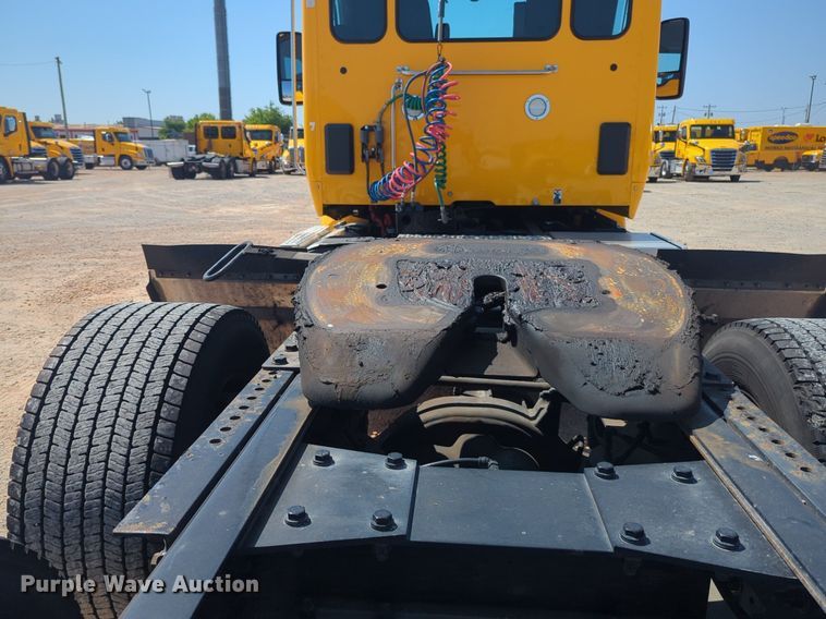 image for item NW9623 2021 Kenworth  T680 semi truck