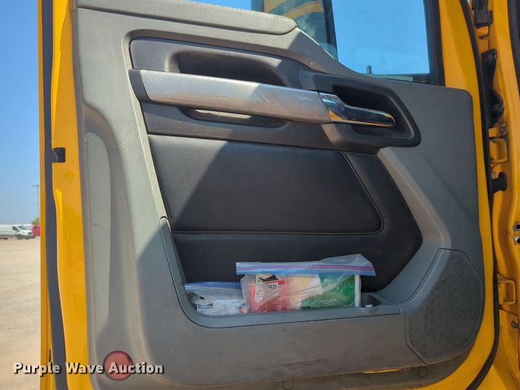 image for item NW9623 2021 Kenworth  T680 semi truck