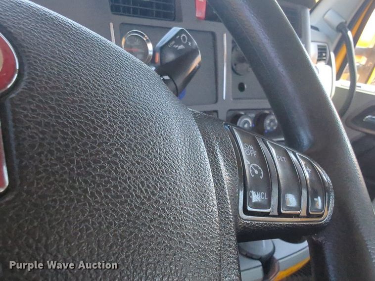 image for item NW9623 2021 Kenworth  T680 semi truck