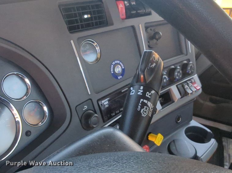 image for item NW9623 2021 Kenworth  T680 semi truck