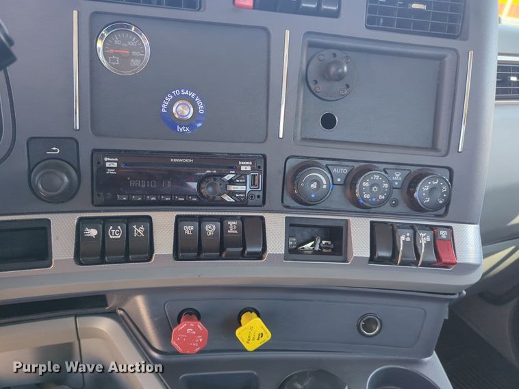 image for item NW9623 2021 Kenworth  T680 semi truck