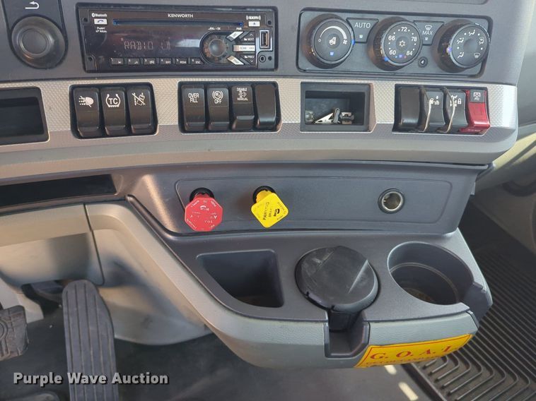 image for item NW9623 2021 Kenworth  T680 semi truck