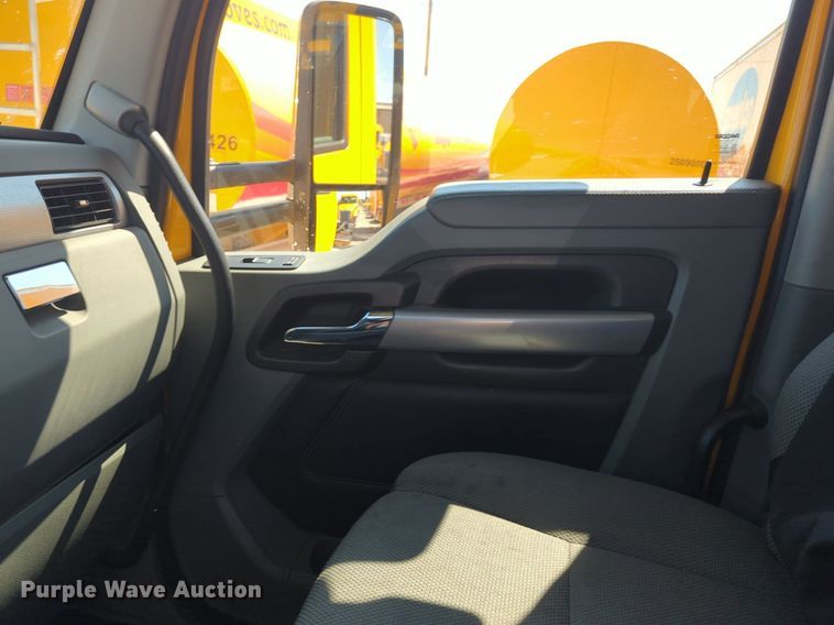 image for item NW9623 2021 Kenworth  T680 semi truck