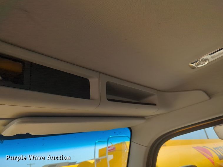 image for item NW9623 2021 Kenworth  T680 semi truck