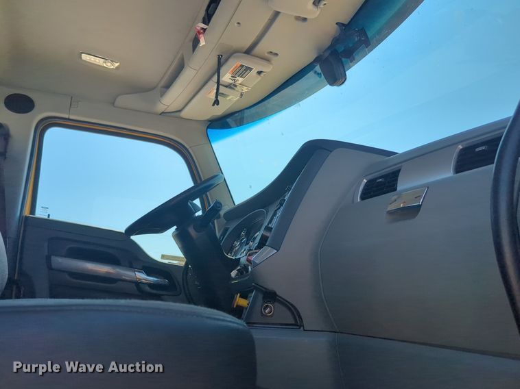 image for item NW9623 2021 Kenworth  T680 semi truck