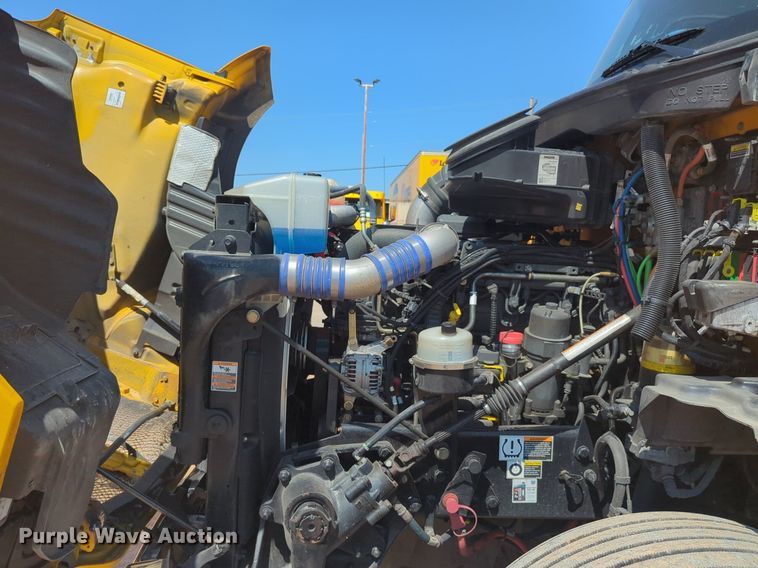 image for item NW9623 2021 Kenworth  T680 semi truck