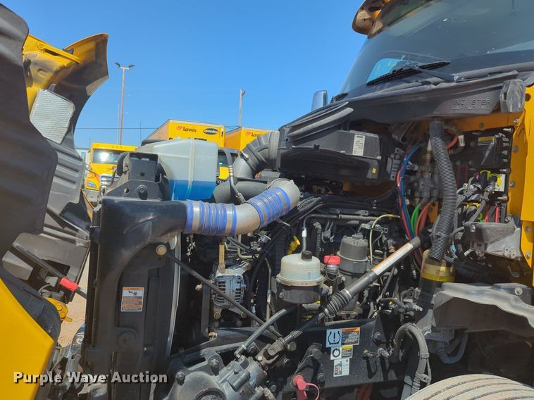 image for item NW9623 2021 Kenworth  T680 semi truck