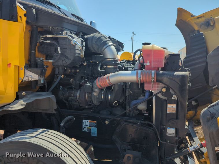 image for item NW9623 2021 Kenworth  T680 semi truck