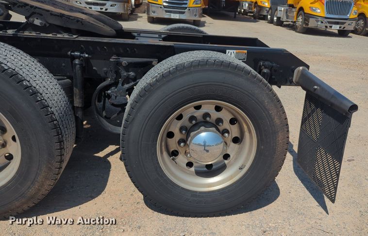 image for item NW9623 2021 Kenworth  T680 semi truck