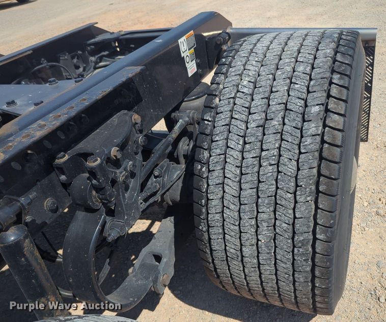 image for item NW9623 2021 Kenworth  T680 semi truck