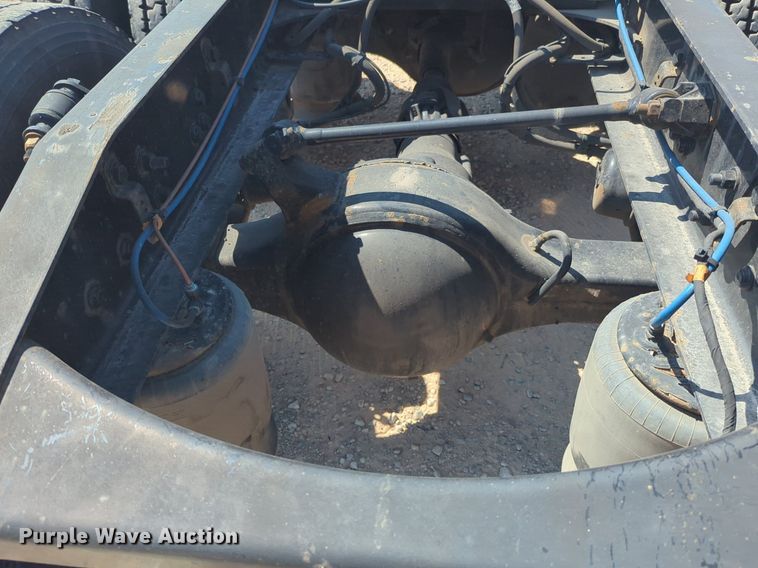 image for item NW9624 2020 Freightliner  Cascadia 126 semi truck