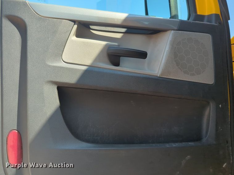 image for item NW9624 2020 Freightliner  Cascadia 126 semi truck