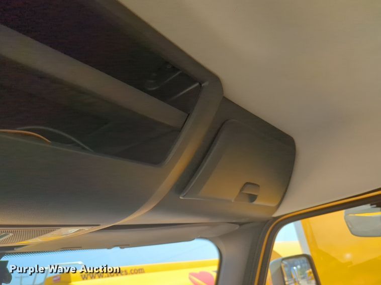 image for item NW9624 2020 Freightliner  Cascadia 126 semi truck