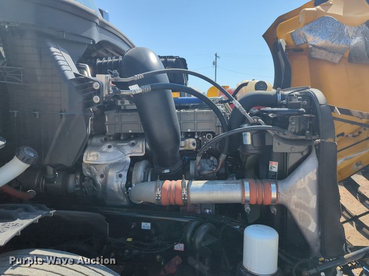 image for item NW9624 2020 Freightliner  Cascadia 126 semi truck