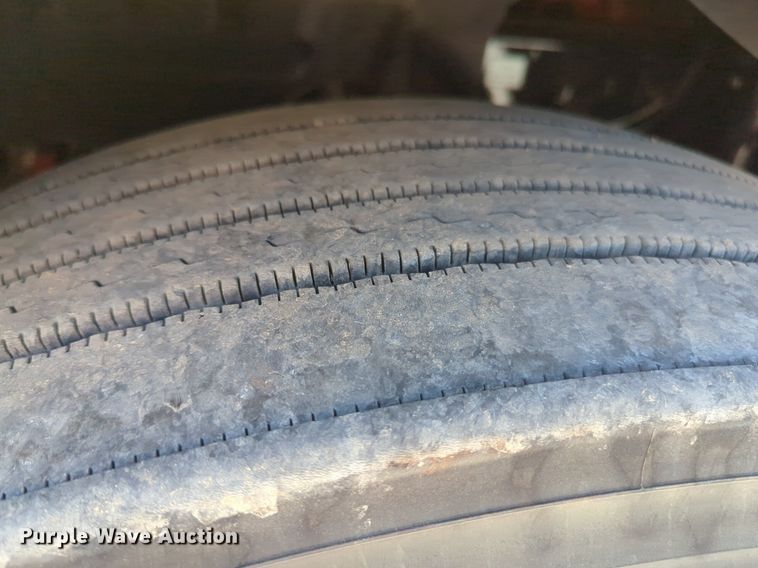 image for item NW9624 2020 Freightliner  Cascadia 126 semi truck