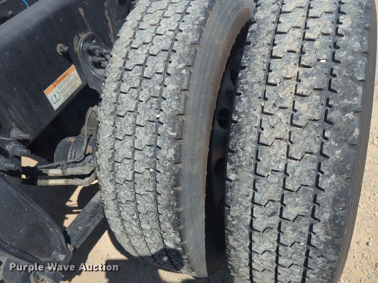 image for item NW9624 2020 Freightliner  Cascadia 126 semi truck