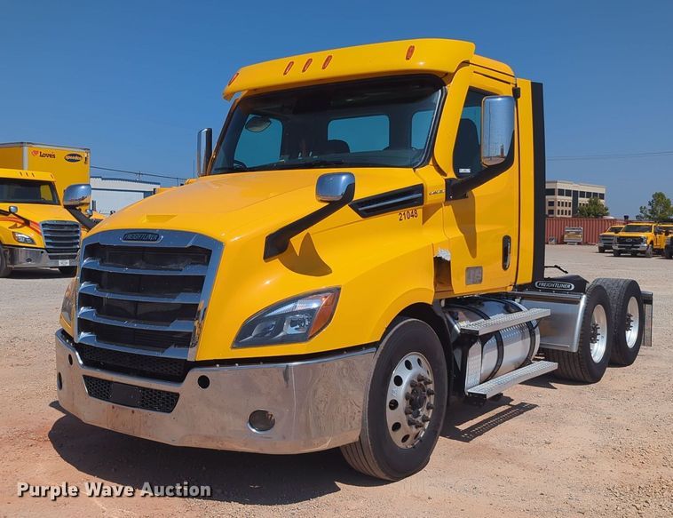 image for item NW9625 2021 Freightliner  Cascadia 126 semi truck