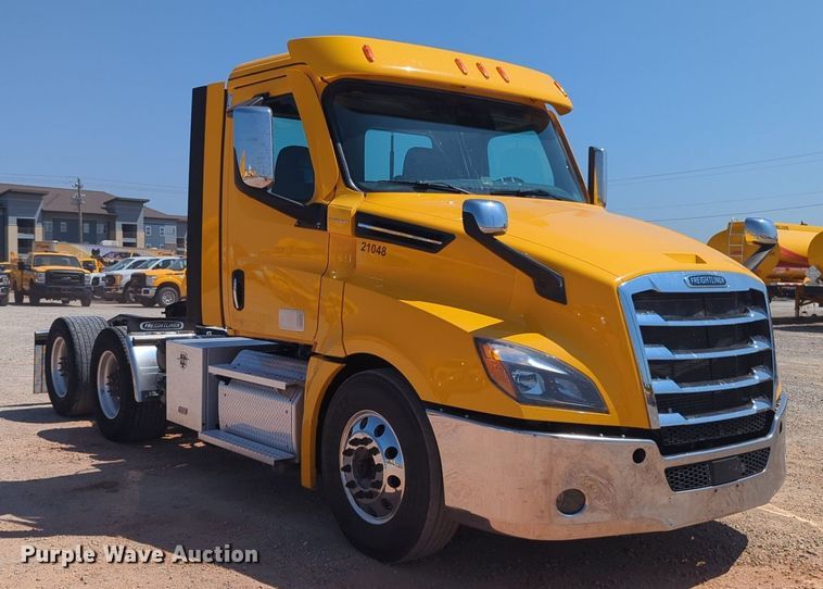 image for item NW9625 2021 Freightliner  Cascadia 126 semi truck