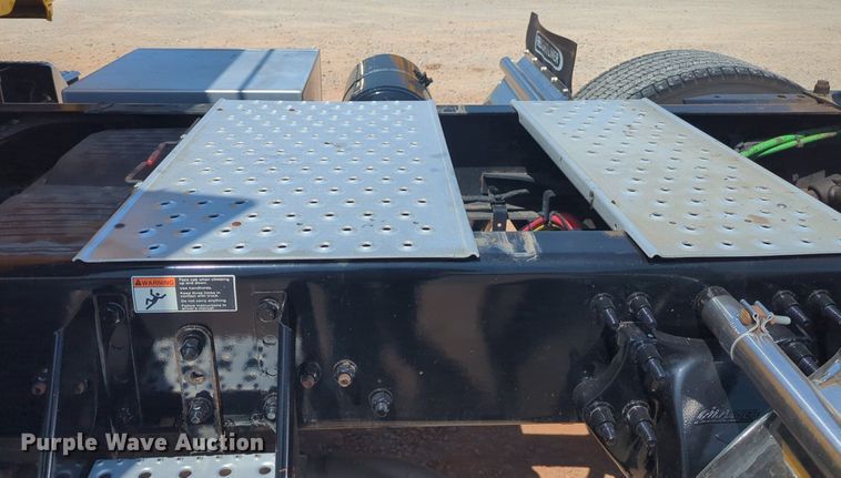 image for item NW9625 2021 Freightliner  Cascadia 126 semi truck