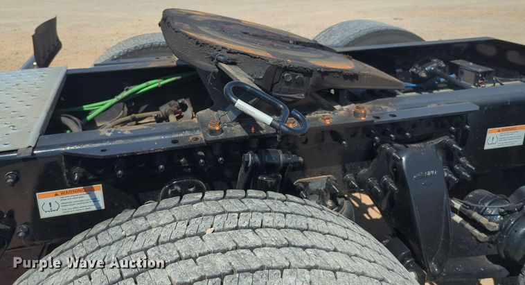 image for item NW9625 2021 Freightliner  Cascadia 126 semi truck