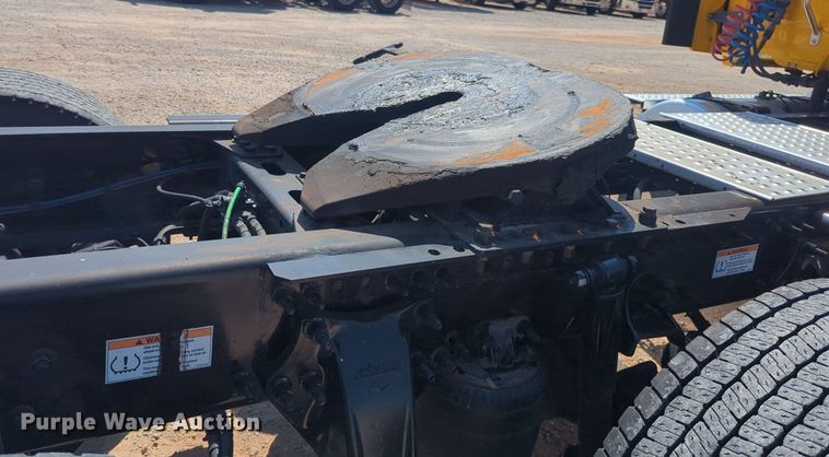 image for item NW9625 2021 Freightliner  Cascadia 126 semi truck