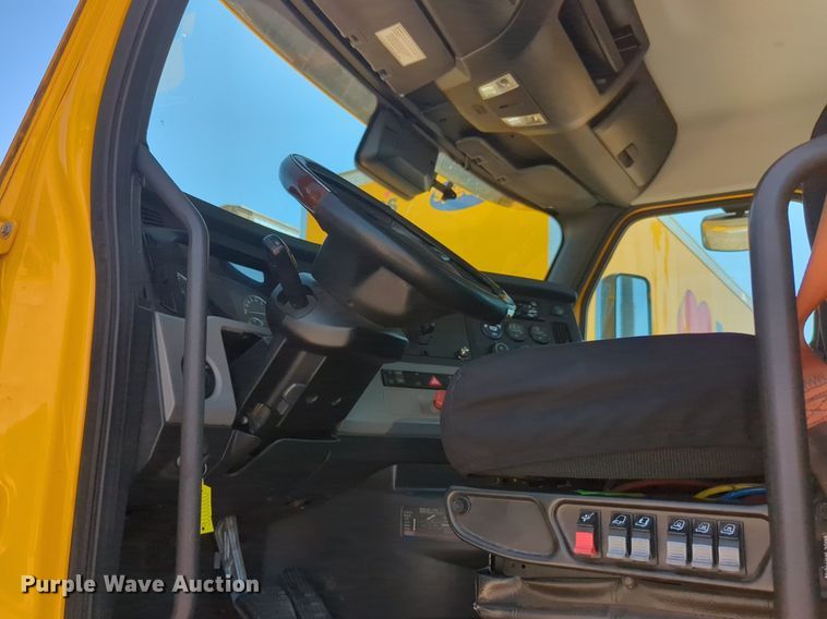 image for item NW9625 2021 Freightliner  Cascadia 126 semi truck