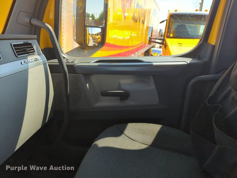 image for item NW9625 2021 Freightliner  Cascadia 126 semi truck