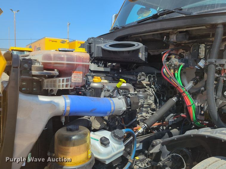 image for item NW9625 2021 Freightliner  Cascadia 126 semi truck