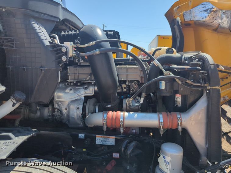 image for item NW9625 2021 Freightliner  Cascadia 126 semi truck