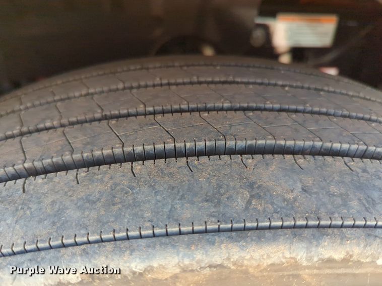 image for item NW9625 2021 Freightliner  Cascadia 126 semi truck