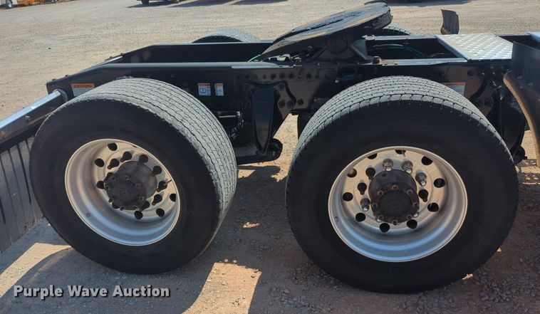 image for item NW9625 2021 Freightliner  Cascadia 126 semi truck