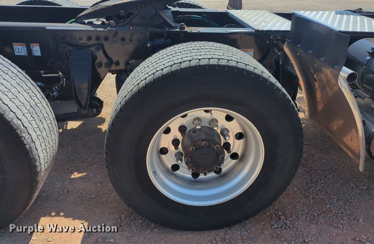 image for item NW9625 2021 Freightliner  Cascadia 126 semi truck