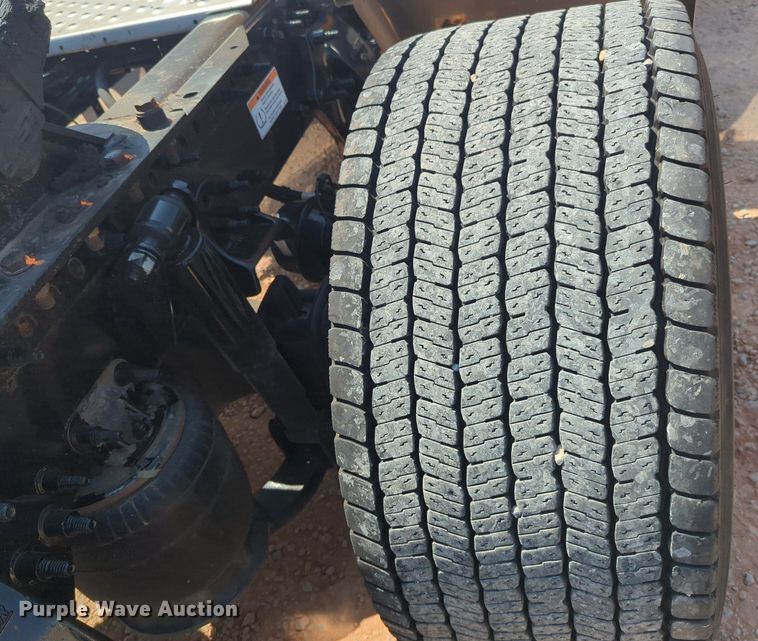 image for item NW9625 2021 Freightliner  Cascadia 126 semi truck