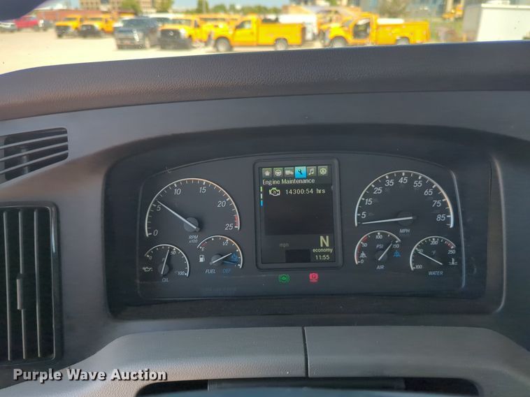 image for item NW9626 2020 Freightliner  Cascadia 126 semi truck